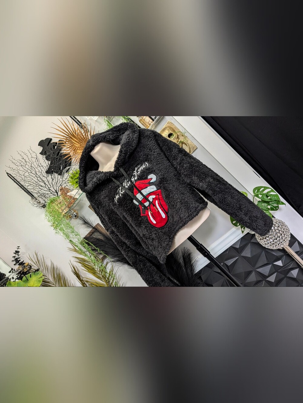 Rare "The Rolling Stones" Santa Hat Tongue Faux Fur Crop Top Hoodie LG-XL